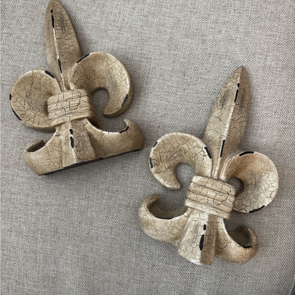 Elegant Fleur-de-Lis bookends